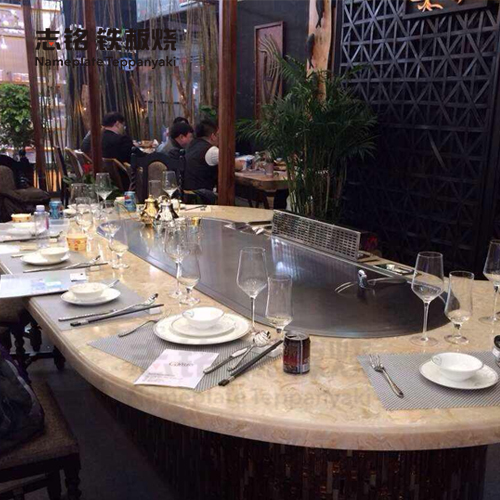 椭圆形铁板烧设备 图3