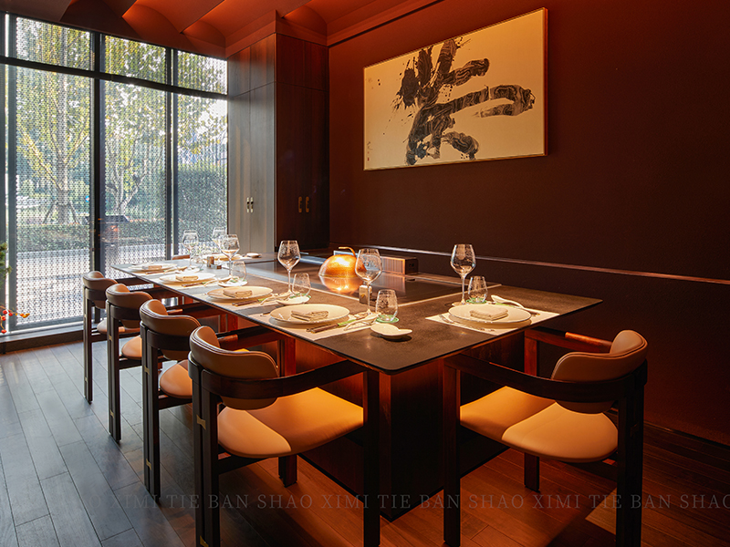 餐厅商用，别墅会所，家用岛台的铁板烧设备在配置上有什么区别？